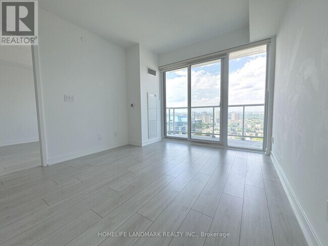 Building Photo - 2033 Kennedy Rd