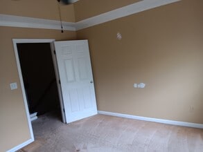 Building Photo - 250 Amal Dr SW