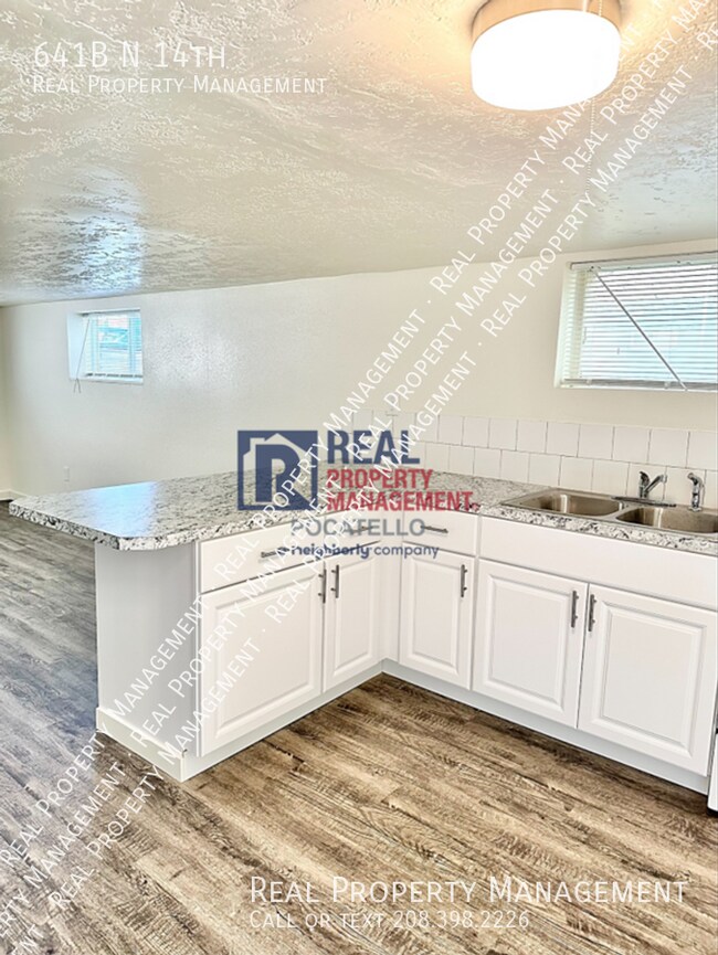 Building Photo - 641B N 14th-