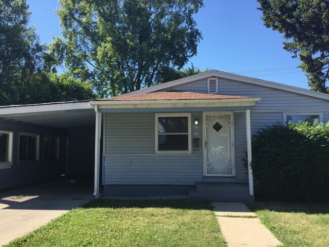 Foto del edificio - 4 Bedroom Single Family Home