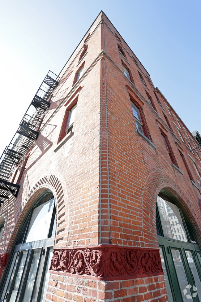 Building Photo - 251 Water St