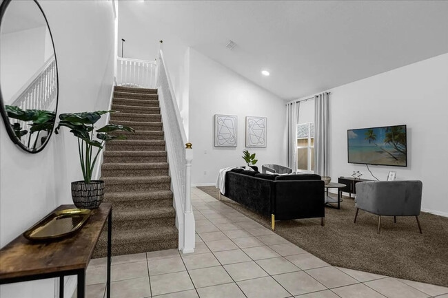 Building Photo - 638 Cassia Dr