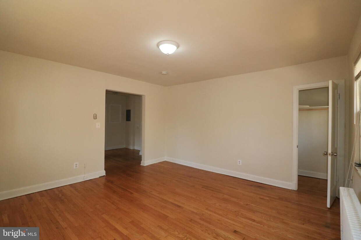 4482 MacArthur Blvd NW Unit 3, Washington, DC 20007 Apartment for