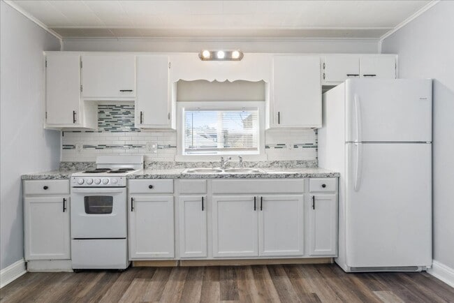 Building Photo - Call Eric Rutherford at (757)286-3742 for more information