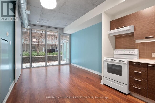 Photo du bâtiment - 354 Gladstone Ave