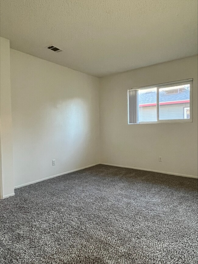 Building Photo - Kirby Gardens Apartments