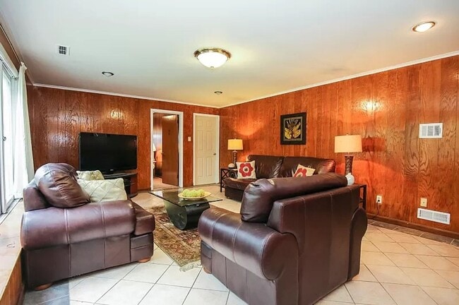 Foto del edificio - 557 S Orange Ave