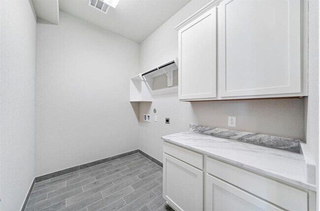 Foto del edificio - Brand New 3 Story Townhome