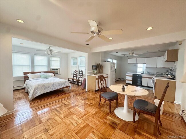 Foto del edificio - 518 Lindell Blvd