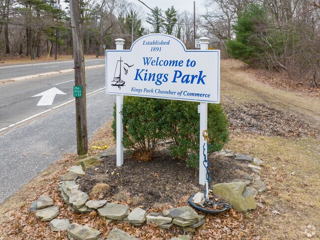 Kings Park Sign welcomes all visitors.