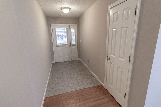 Building Photo - 4700 Fenimore Dr