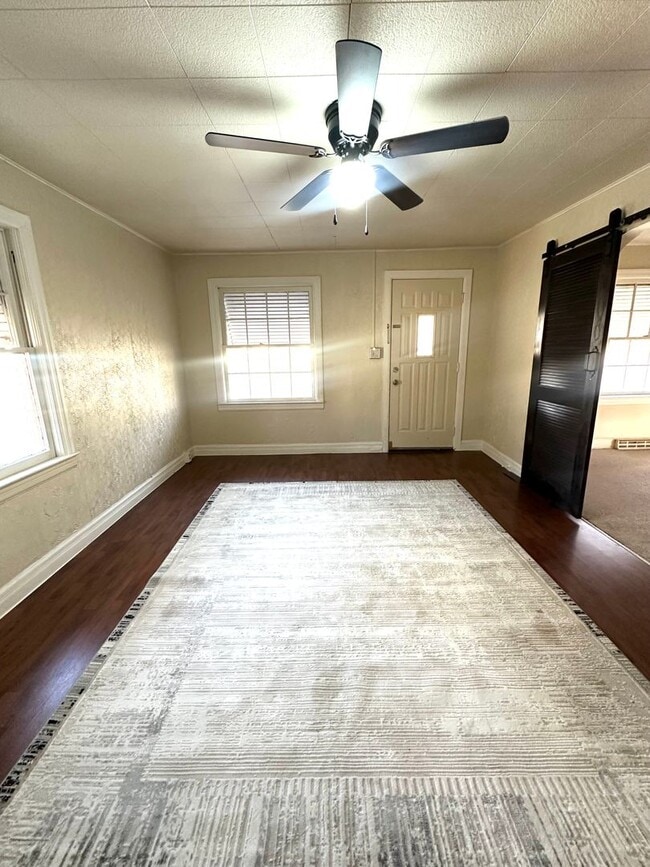 Foto del edificio - Cozy 2-Bedroom, 1-Bath Home with Outdoor Storage Building