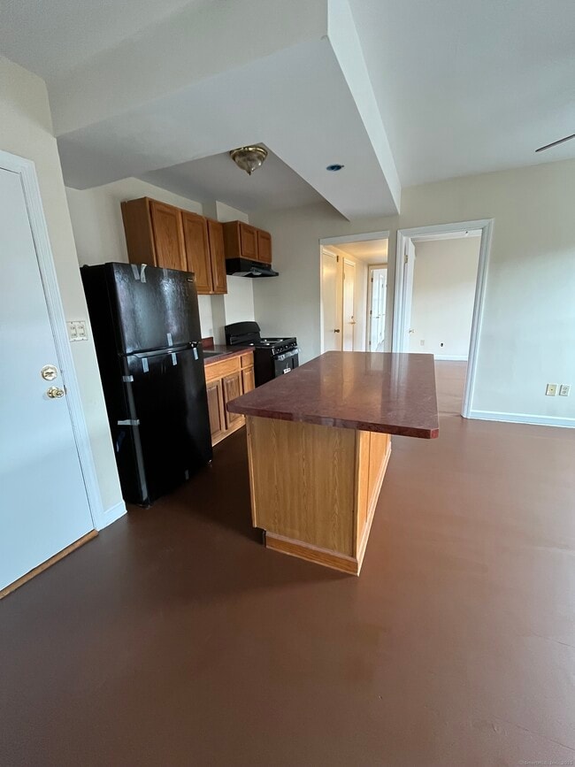 Building Photo - 314 High St