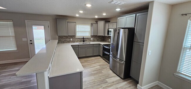 Building Photo - Beautiful 3 bedroom, 2 bath home for rent