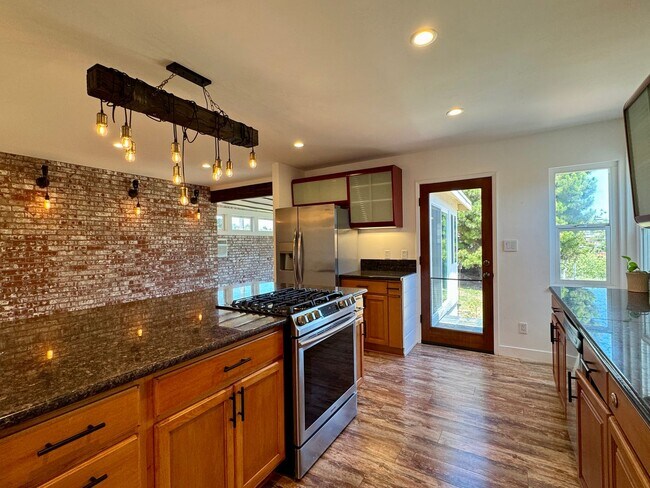 Building Photo - Upgraded, Charming House in La Mesa 2Bd/1Ba, Attached Garage, Large Backyard