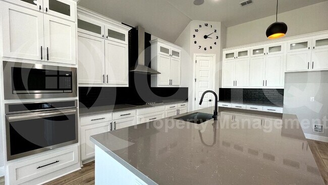 Building Photo - 17117 Clover Dr