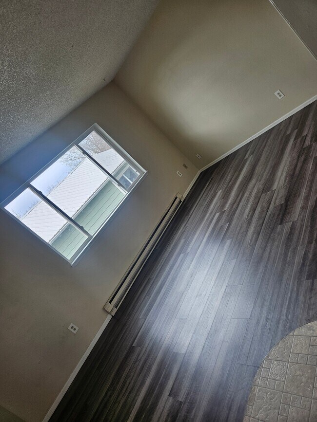 Building Photo - 1211 E Park Ave