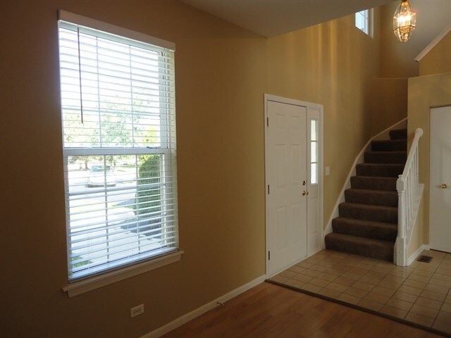 Building Photo - 313 S Shagbark Court