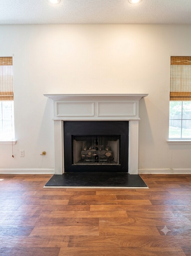 Building Photo - 5420 Sapphire Cir