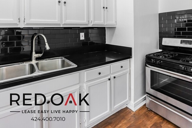 Building Photo - 687 Shatto Pl