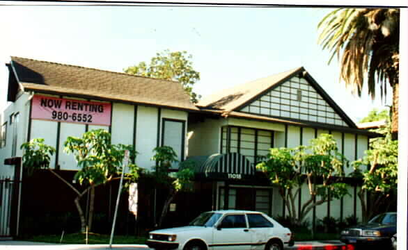 Primary Photo - 11018 Aqua Vista St