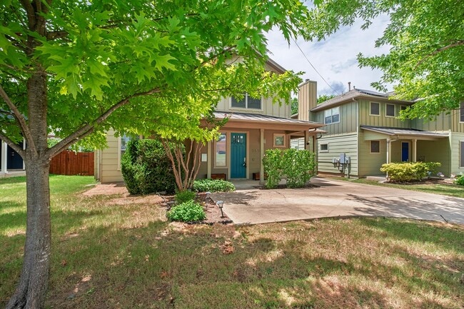 Foto del edificio - Beloved 3 Bedroom, 2.5 Bath Home in Brentwood