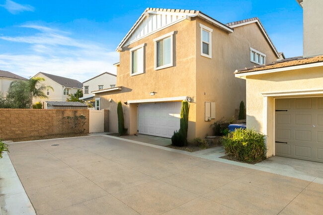 Building Photo - 4846 S Monarch Pl