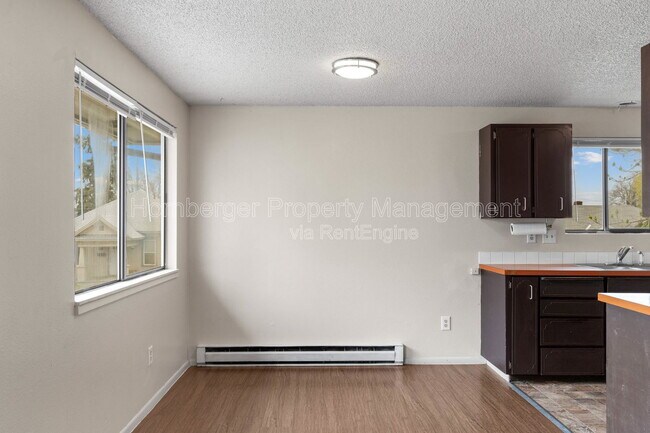 Foto del edificio - 911 E Bridgeport Ave