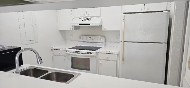 Building Photo - 181 Palm View Ct