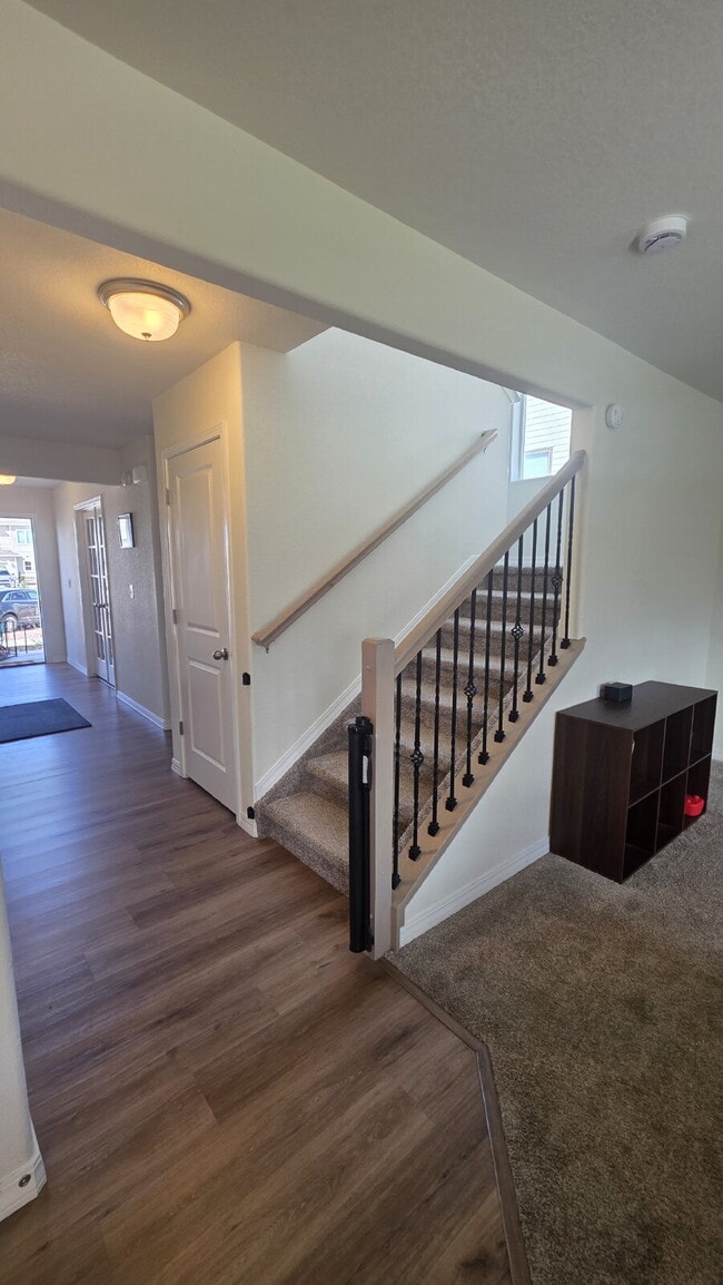 Building Photo - Beautiful 4BR 2.5 bath Home in Bradley Heights near Military bases