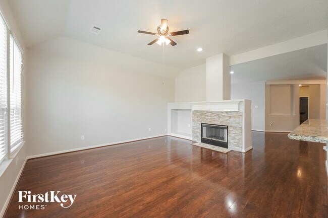 Building Photo - 3126 Stratford Pointe Dr