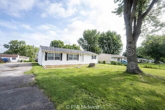 Building Photo - 126 Lewis Dr