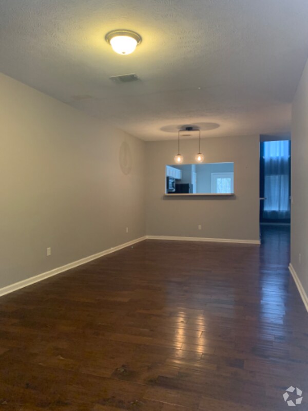 Southfork Apartments for Rent with Hardwood Floors Nashville, TN 1