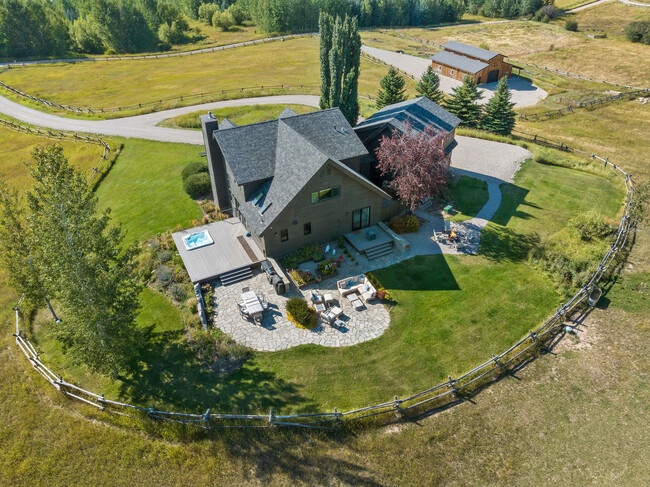 Building Photo - 1590 Bustle Creek Rd