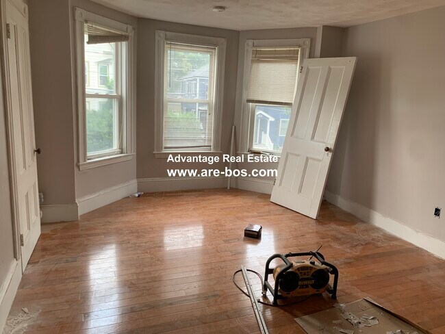 Building Photo - 3 Fifield St