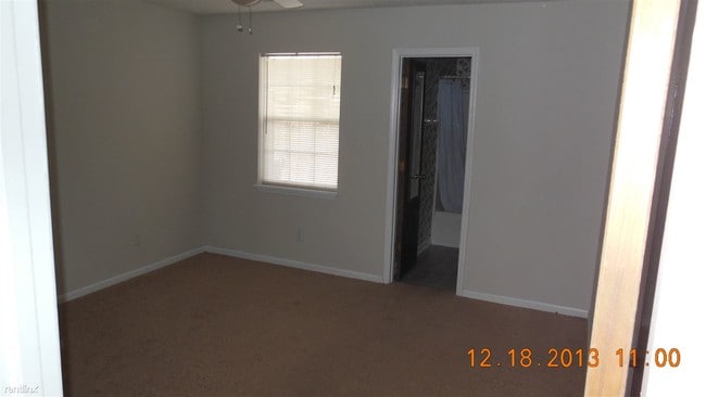 Building Photo - 2 br, 2 bath Duplex - Whitebridge Duplex