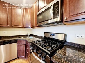 Building Photo - 2854 W Rosemont Ave