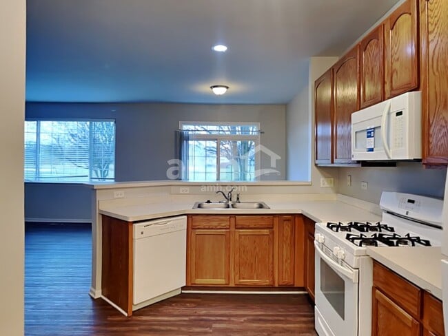 Building Photo - 621 Arbor Cir