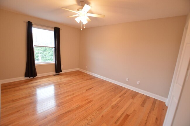Building Photo - 232 Newberry Ln