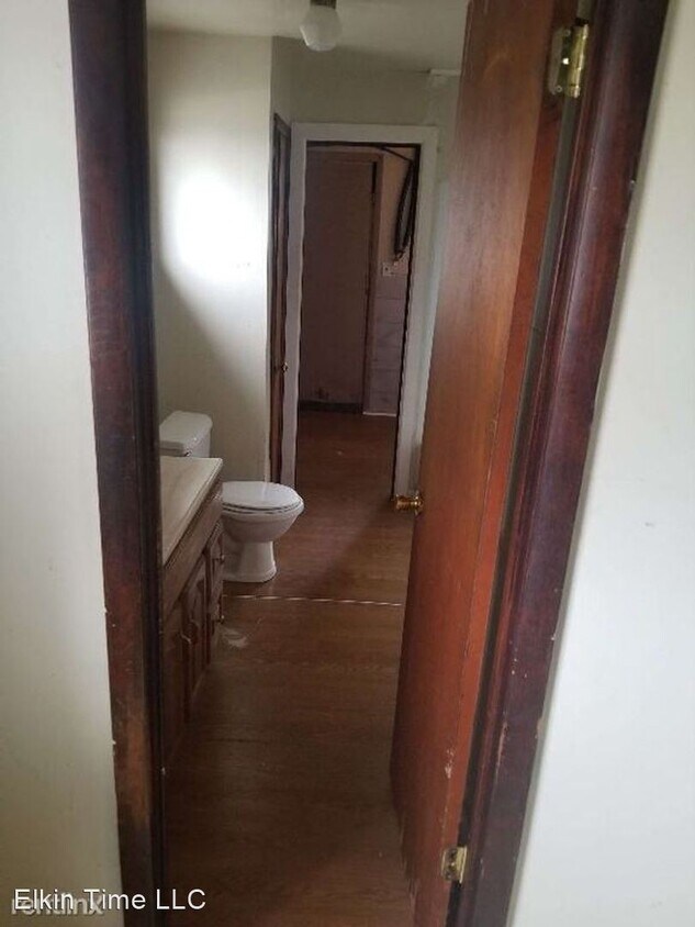 Building Photo - 2 br, 1 bath House - 56 Schmarbeck Ave