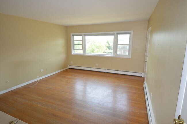 Building Photo - 230 Johnson St