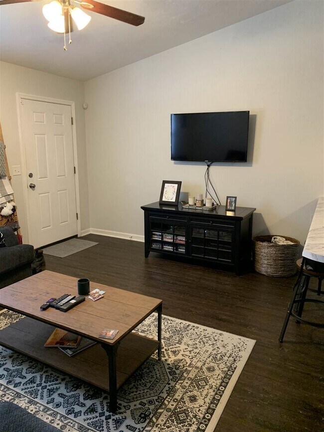 Foto del edificio - 2013 Continental Ave