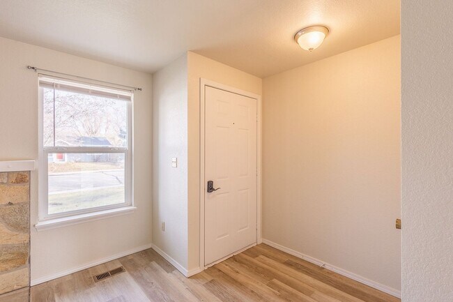 Foto del edificio - Renovated 2 bedroom 1 bathroom home