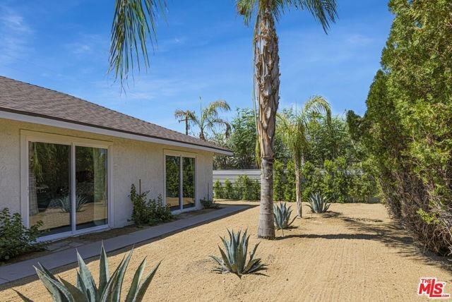 Building Photo - 3967 East Sunny Dunes Road, Palm Springs, ...