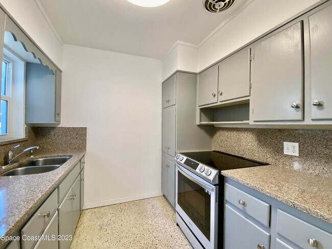 Building Photo - 480 Alice Dr