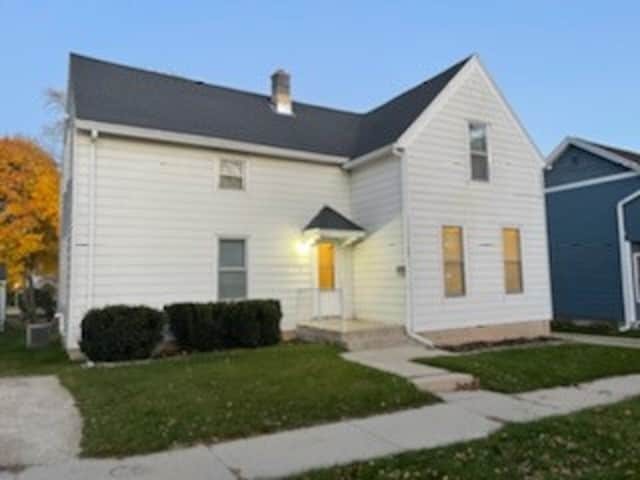 Building Photo - 710 Detroit St