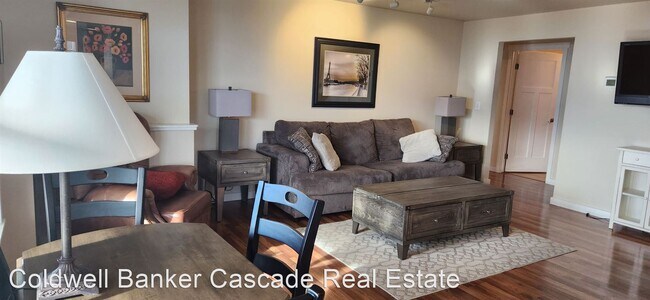 Building Photo - 2 br, 1 bath House - 56 LaRocha Lane- Lowe...