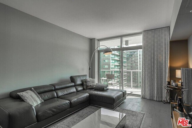 Foto del edificio - 13700 Marina Pointe Dr