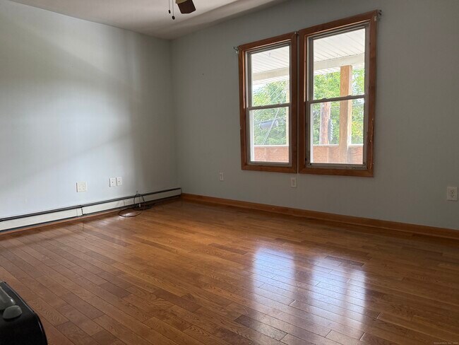 Foto del edificio - 154 Charles St