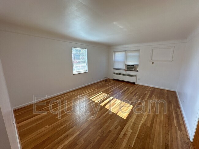 Foto del edificio - 6086 Dryden Ave